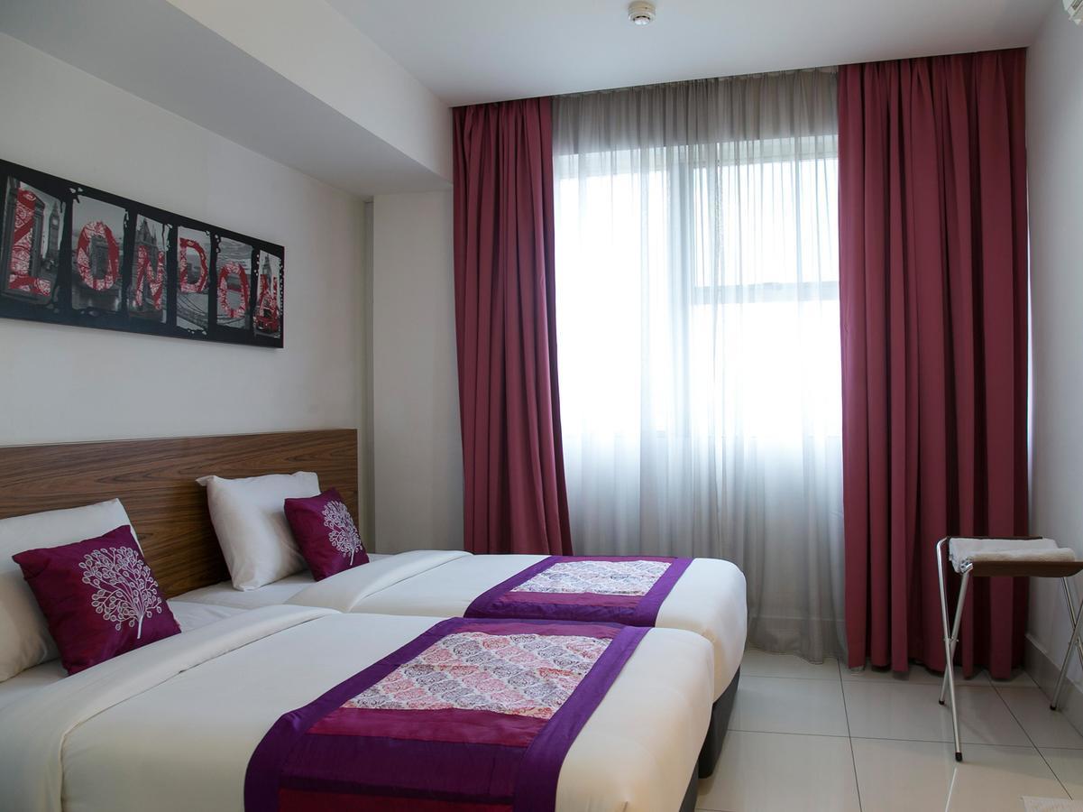 Oyo 180 V Hotel 吉隆坡 外观 照片