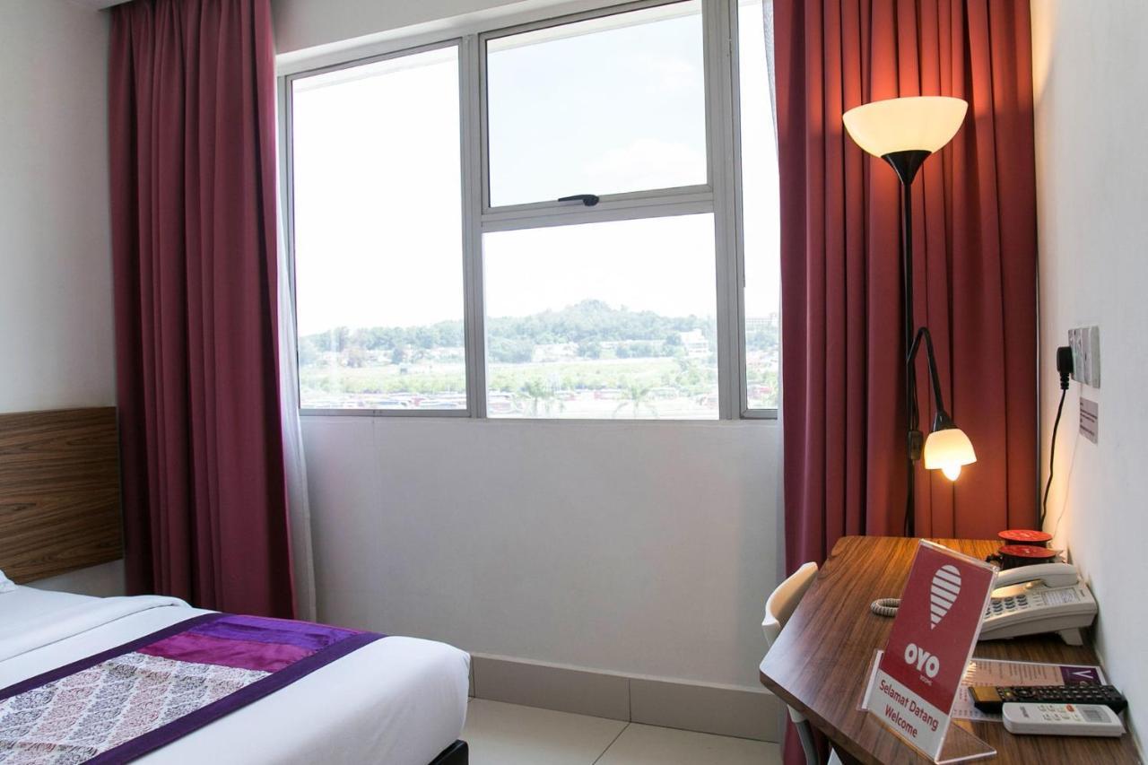 Oyo 180 V Hotel 吉隆坡 外观 照片